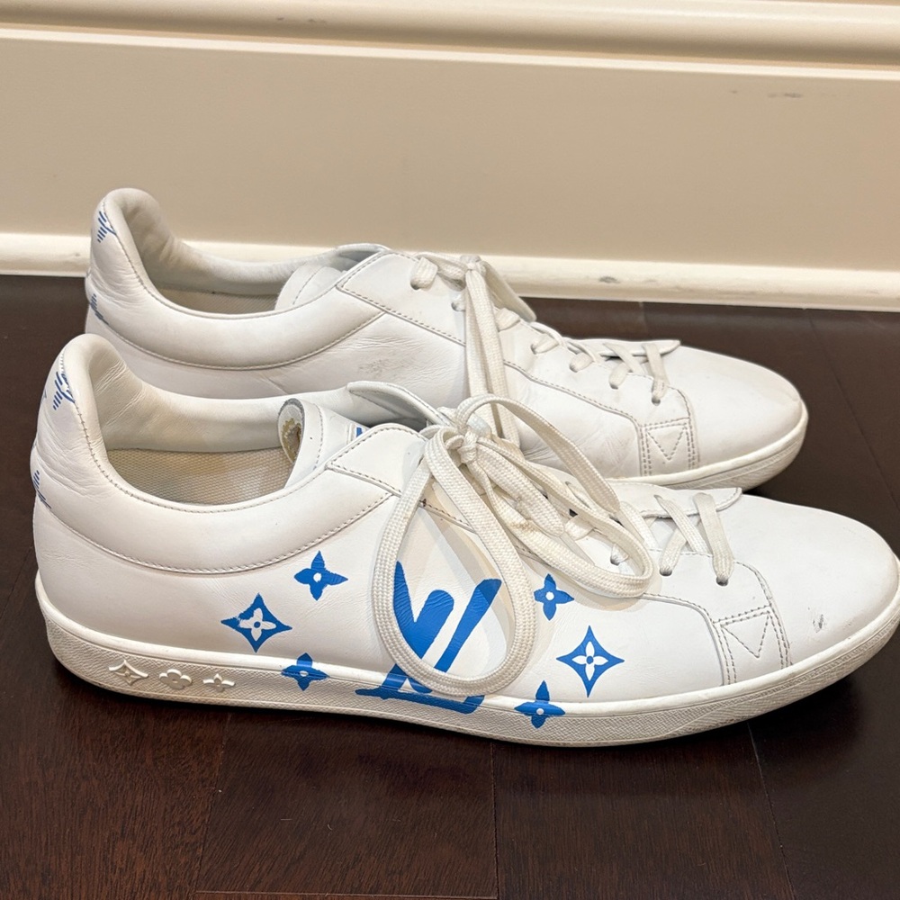 White LOUIS VUITTON Sneakers with Blue Logo Accents